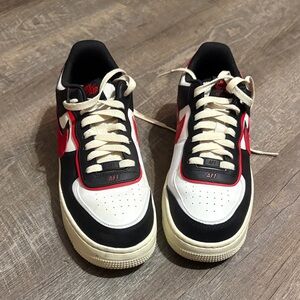 Nike Low-Top Sneakers — White, Black, Red
